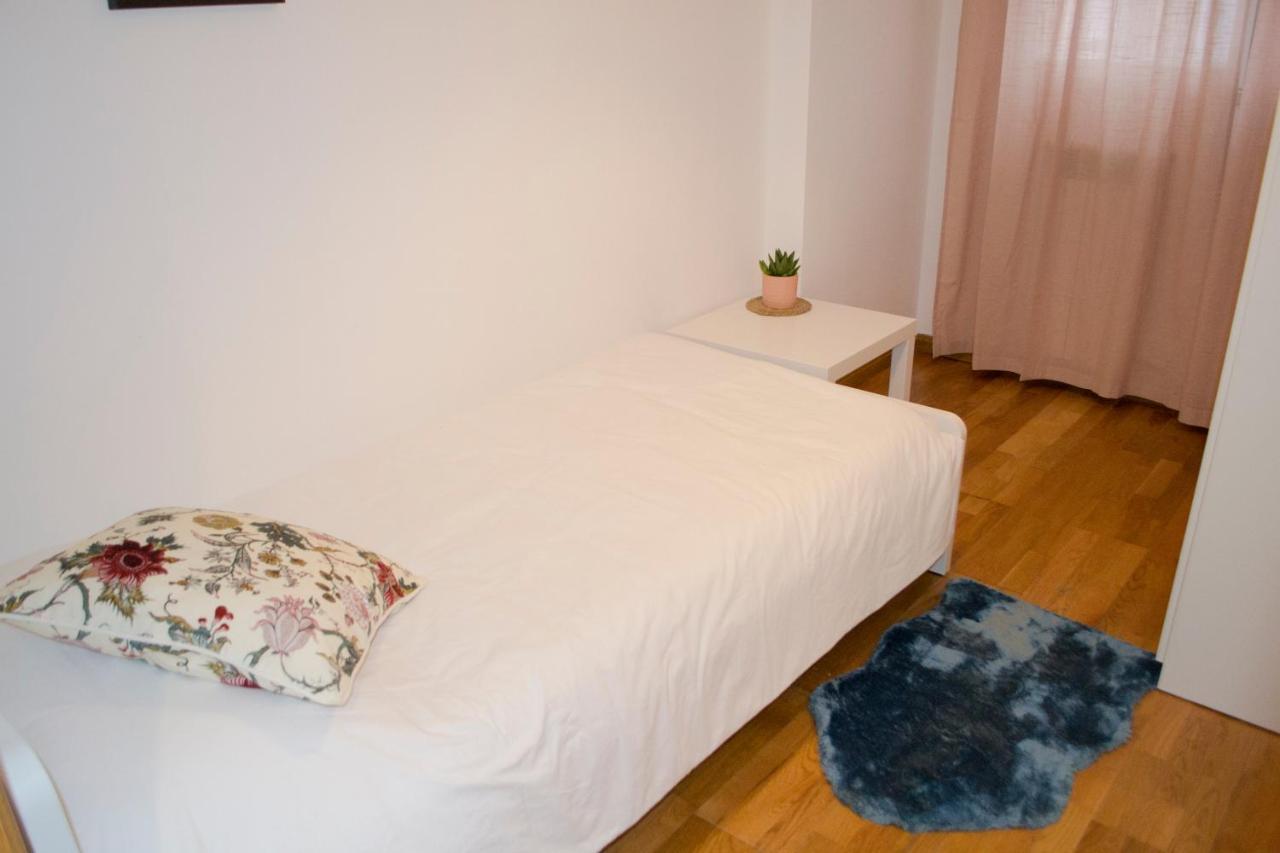 Apartamenticos Torrenueva I Zaragoza Luaran gambar